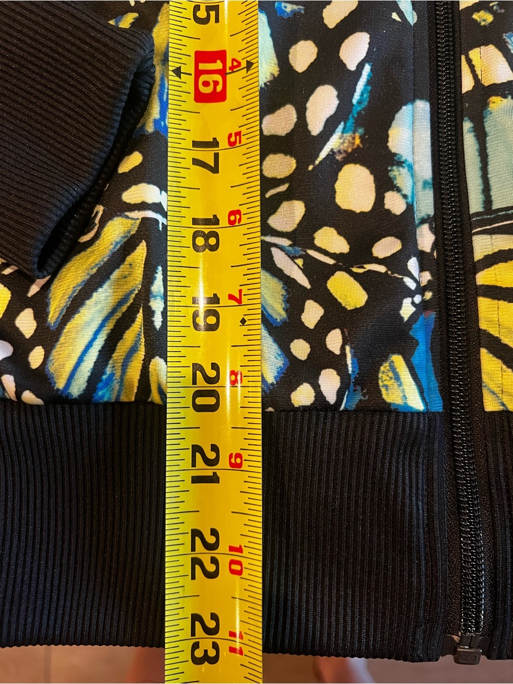 🦋 RARE Adidas x Farm Rio women’s medium butterfly track jacket 🦋 - Picture 7 of 12